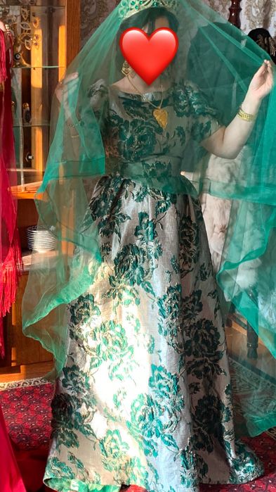 Вечернее платье