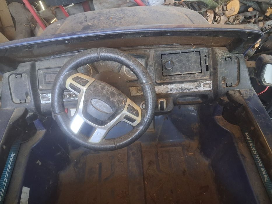 URGENT Masinuta electrica 4x4 Ford Ranger