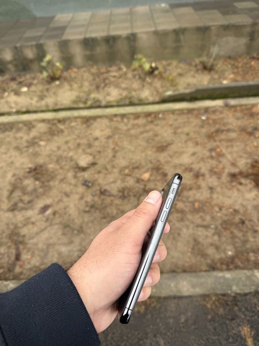 Iphone x ayfon x 64gb LL/A sotiladi tel ideal aybi yo face ishlidi