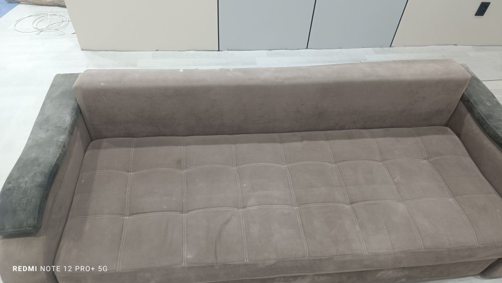 Здравствуйте продам диван