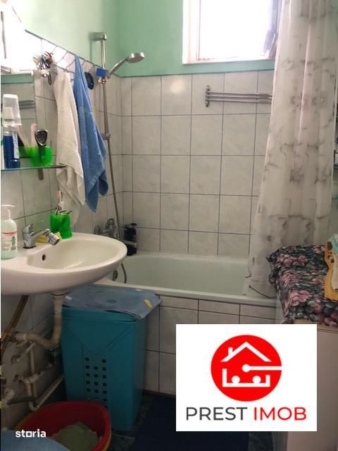 De vanzare apartament 3 camere