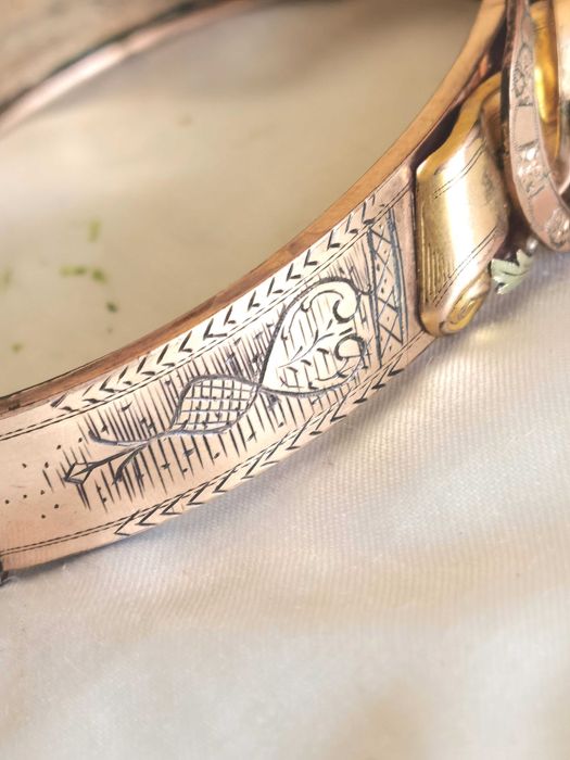 Старинна Дамска Овална Гривна, изработена през 1906 г