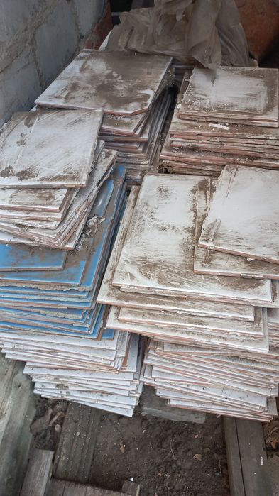 Продам плитку б/у ,недорого