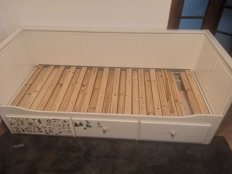 Vând divan ikea alb