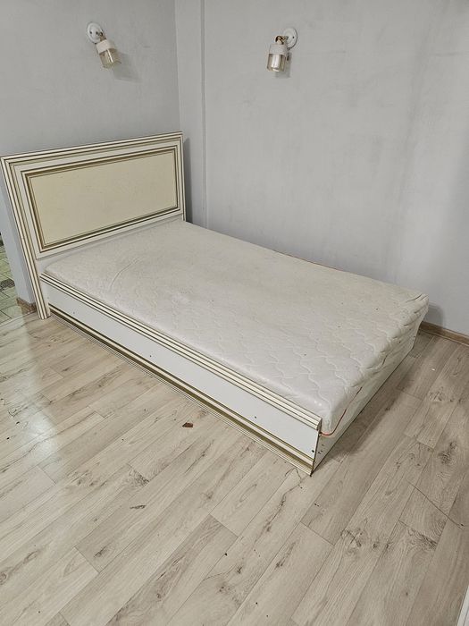 Продаётся кровать + шкаф