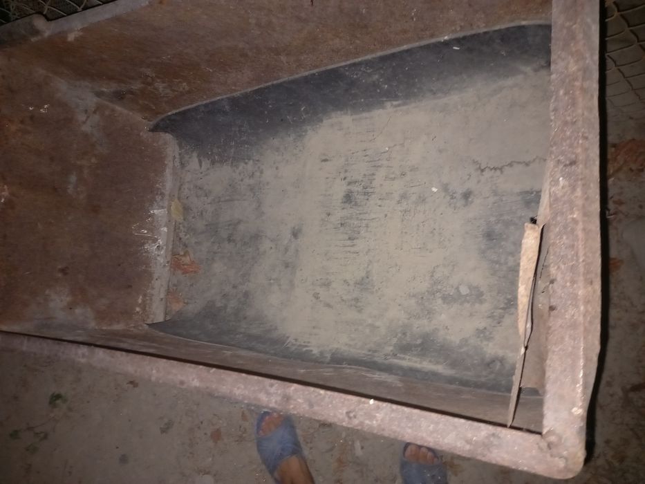 Продам тележку железную.