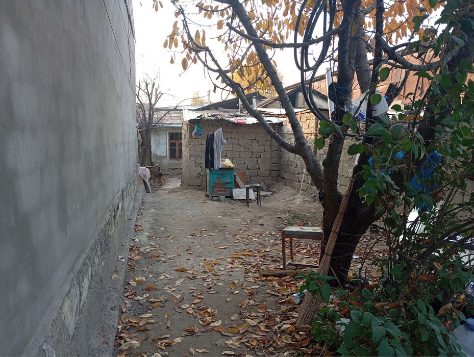 Продаётся дом в шумиловский городок 2 сотки земли за сотку 17.500$