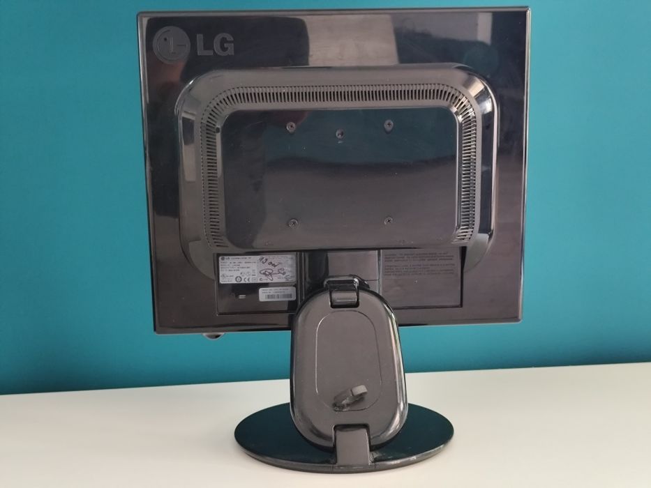 Monitor LCD LG 48cm  - TV LED 58cm Samsung model foarte rezistent