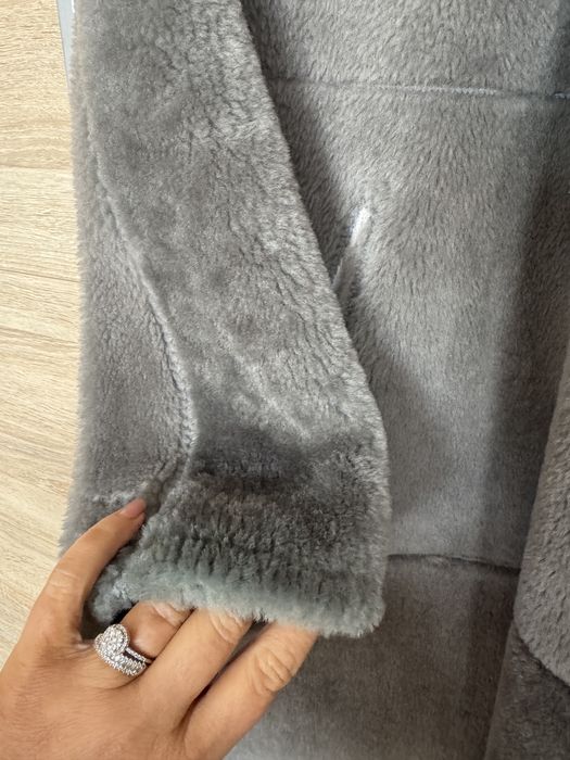 Blana/cojocel miel, doua fete, bleu cu gri, S, ca noua