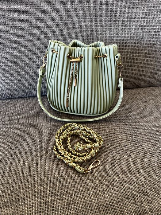 Дамска чанта - с къса дръжка и дълга презрамка