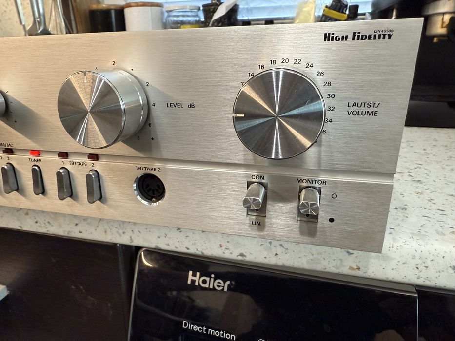 Grunding V5000 Качествен стерео усилвател