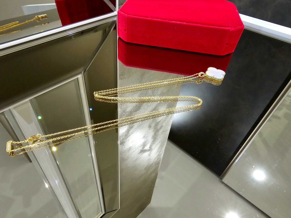 Van Cleef & Arpels VCA Gold Mother Long Magic Alhambra Дамско Колие