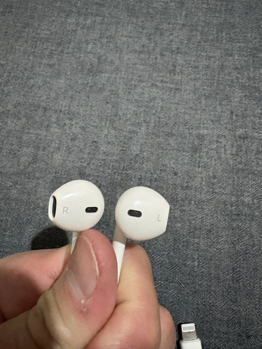 Проводные наушники apple