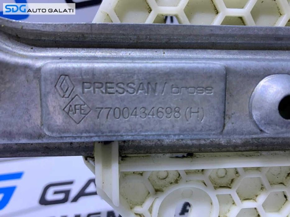 Macara Manuala Dreapta Spate Renault Clio 2 1998 - 2012 Cod 7700434698 [AV3099]