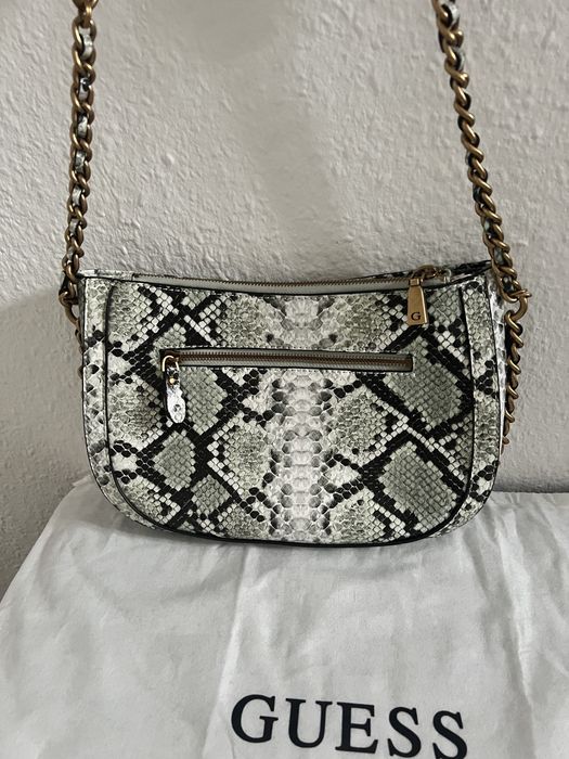Guess чанта оригинална