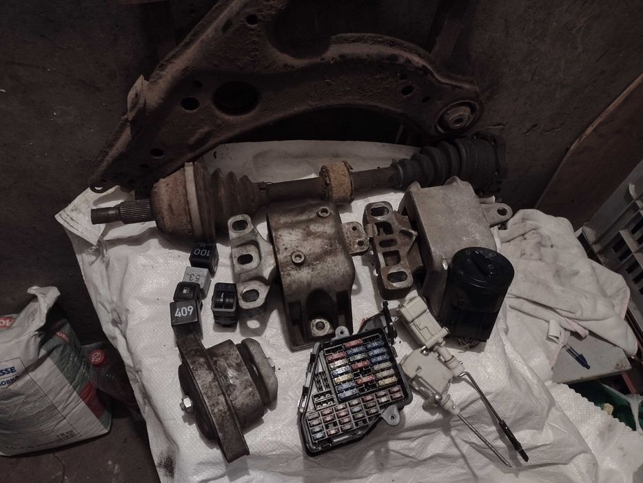 Golf 4 , Голф 4 - части , динамо , казанче , тампон , бубини