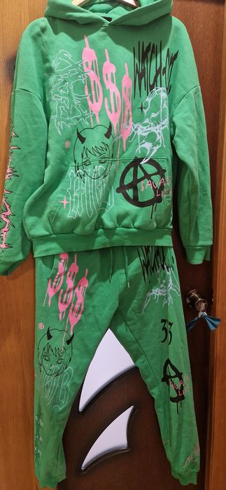 Продам тёплую одежду  б/у для подростков/взрослых