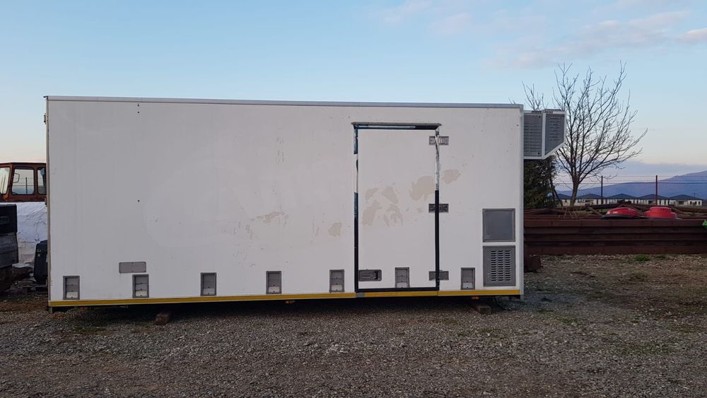 Vând container izoterma frigorific