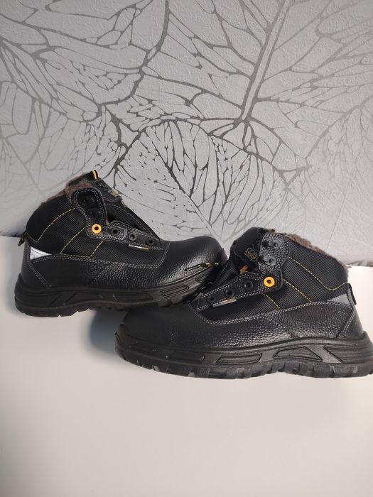 Рабочие зимние ботинки