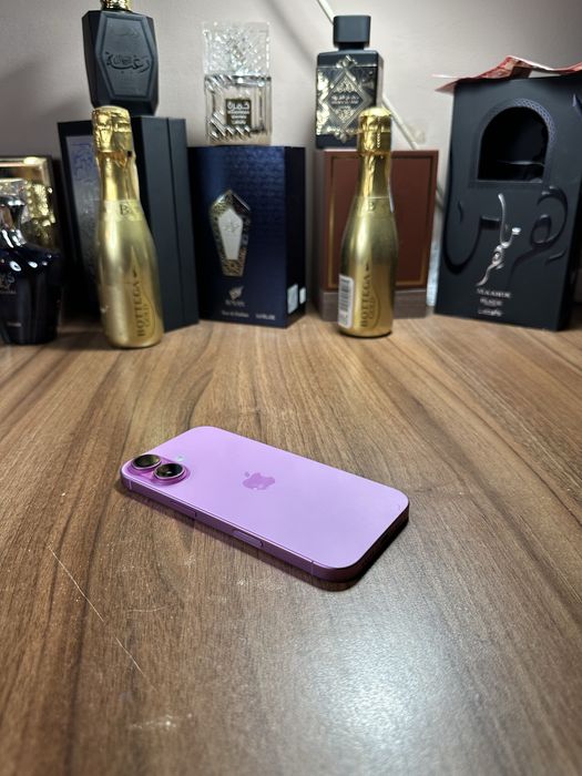 Iphone 16 roz ca nou