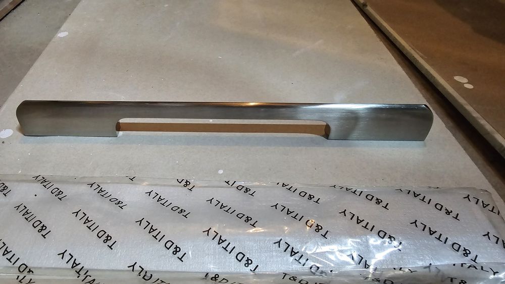 Maner mobilier aluminiu W4002, Argintiu,280 mm