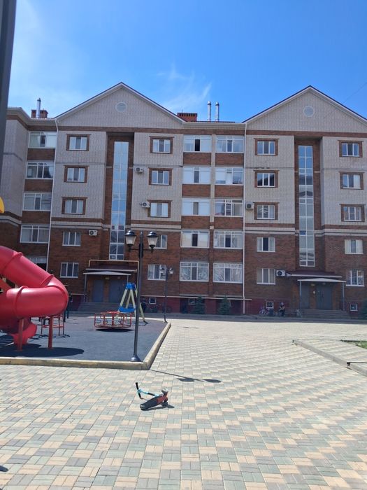 Продам пластиковую раму б у.