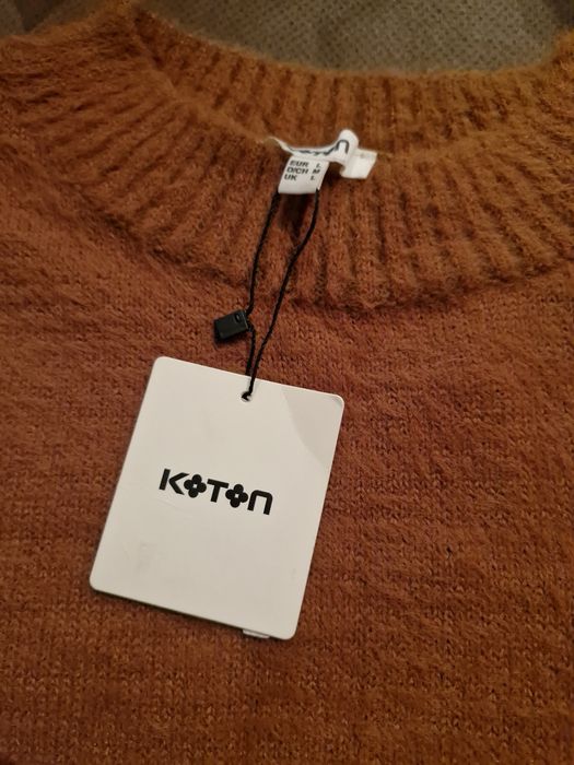 Продам женский свитер