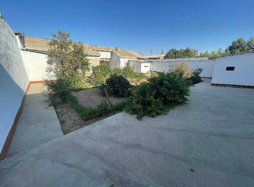 Uy sotiladi 6 sotix Farg'ona ko'chasi
5 xona, 106 m2