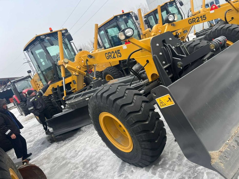 Автогрейдер с опытным механизатором