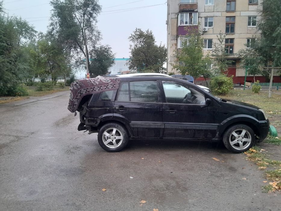 Форд Фюжн легковушка
