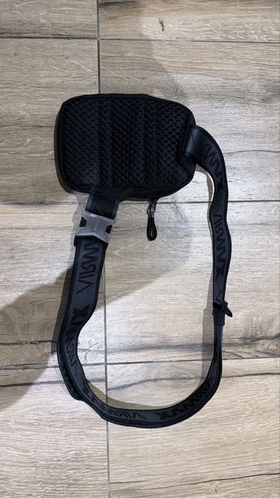 Чанта Nike през рамо Черна SPORTSWEAR ESSENTIALS 1L