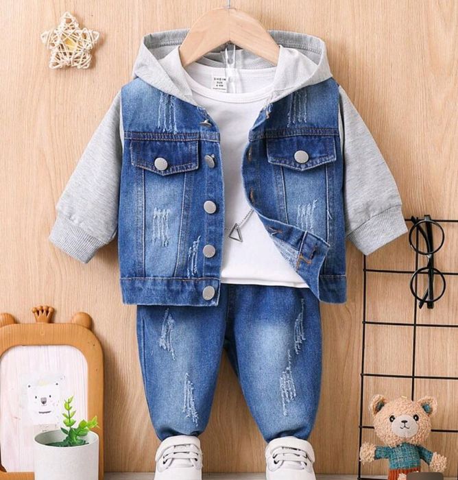Costum        blugi   bebe