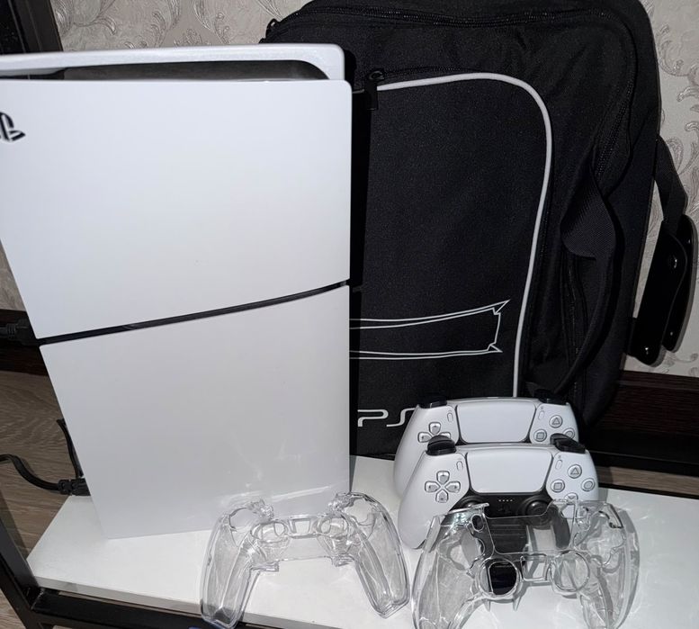 Продаю PS5 (не Slim), оригинал.
