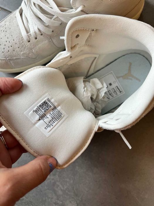 Nike air Jordan 1 Mid размер 44 Екрю Бежов Бял Велур