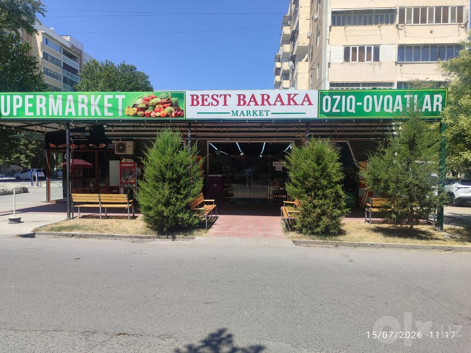Ishlab turgan magazin ichidagi tavarlar sotiladi magazin ijarada.