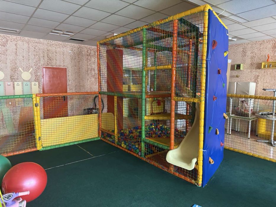 Детски център оборудван