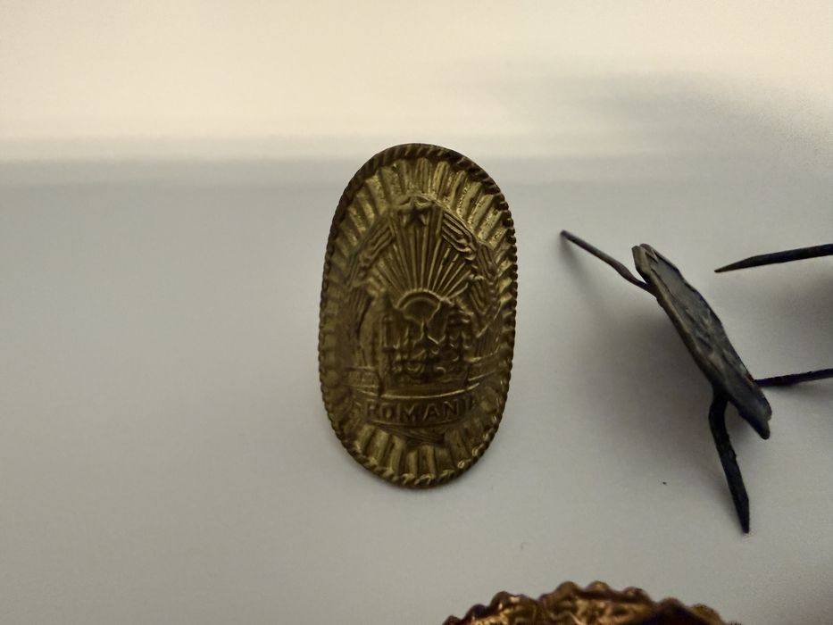 Diferite insigne militare