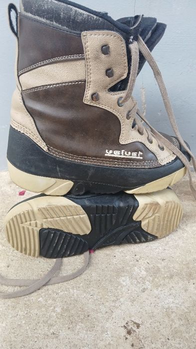 Ghete snowbord mărimea 42 dar merg și la41