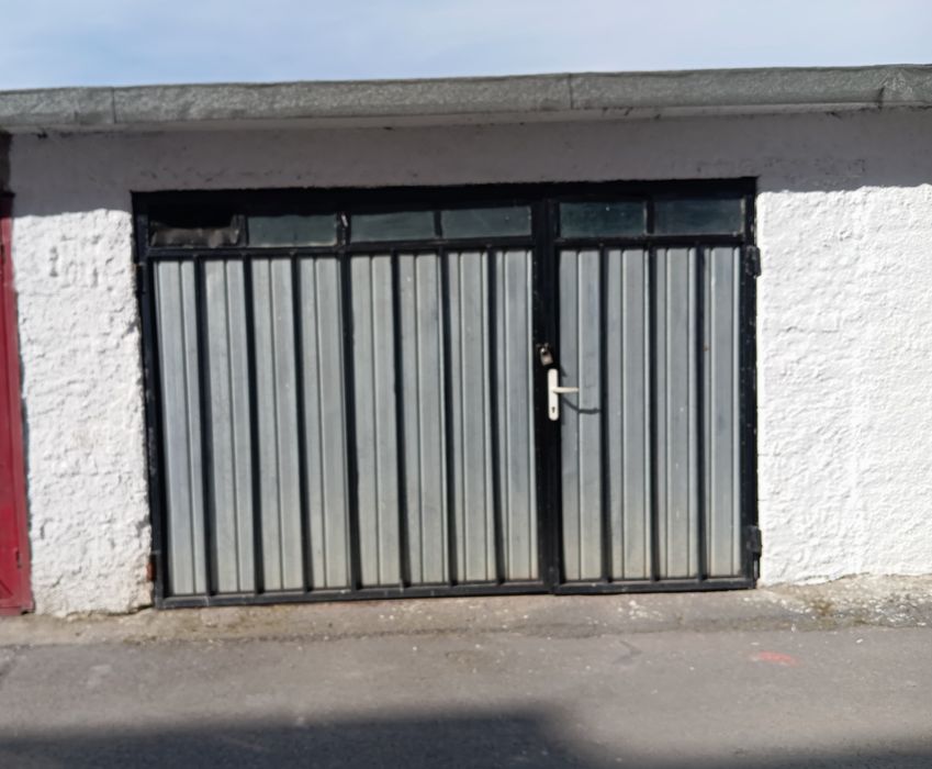 Garaj de vânzare în Zărnești-Blocuri