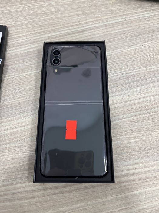 Продается samsumg flip 4