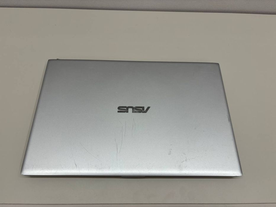 ноутбук asus vivobook 14,срочно продам