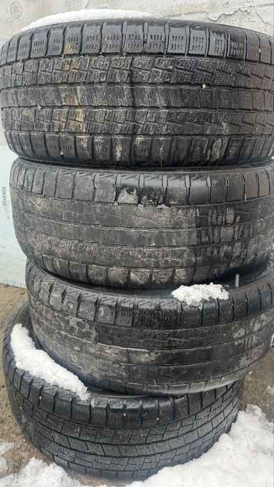 Продам шины 215/55/17