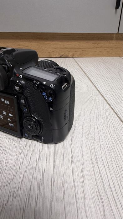 Canon EOS 70D + объектив 18–55mm STM