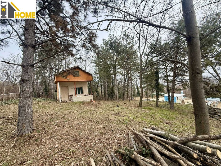 Парцел, предназначен за жилищно застрояване с. Червен