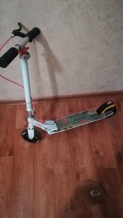 Продам самокат Roces