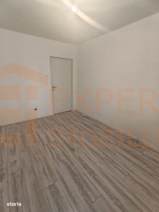 Apartament 3 camere de vanzare in zona Far, Constanta