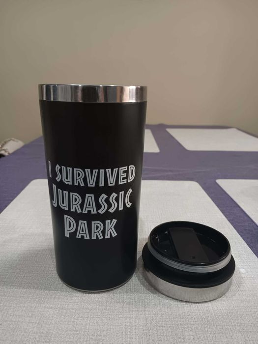Чисто нови! Маркови термочаши Buydeem (720 ml) и Jurassic Park Paladone (450 ml)