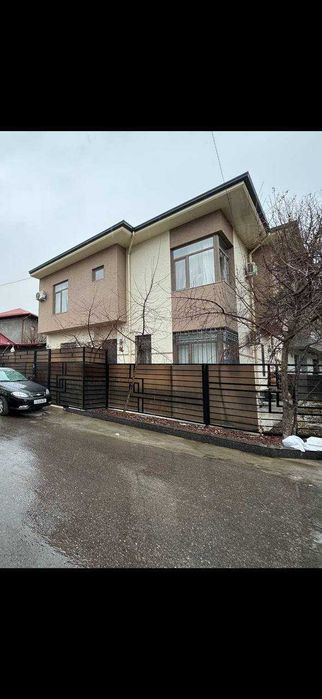 Срочно сдаётся дом в Яккасарайском  р-н ор Ракят Махаля 037*