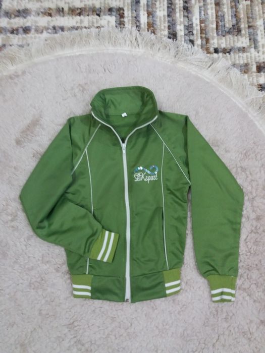 Кофта-,олимпийка на 4-6лет.Новая,Турецкая и вещи для дев. 4-6, 7-8лет