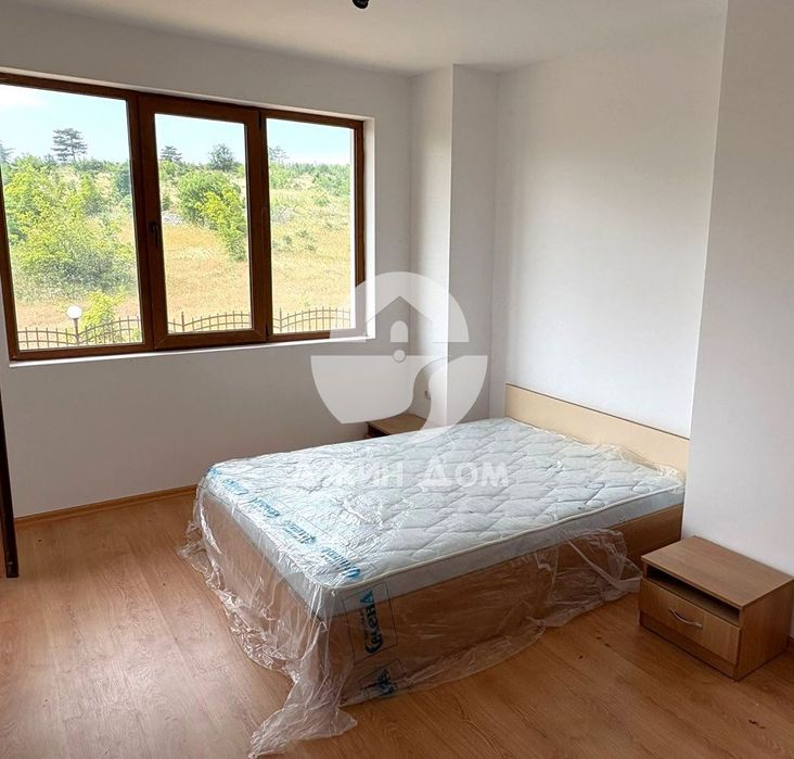 Продава се Тристаен апартамент в с. Кошарица, Област Бургас - 72 кв.м за 1049 €/кв.м - Снимка #2